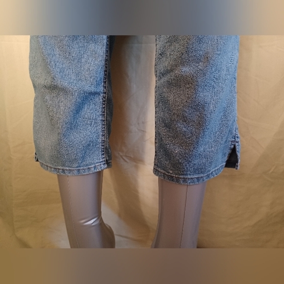 Riders by Lee Light Blue Cropped Capri Denim Jeans - Picture 8 of 10